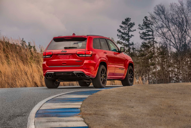 Illustration for article titled 2018 Jeep Grand Cherokee Trackhawk: This Is More Of The 707-HP Monster Jeep